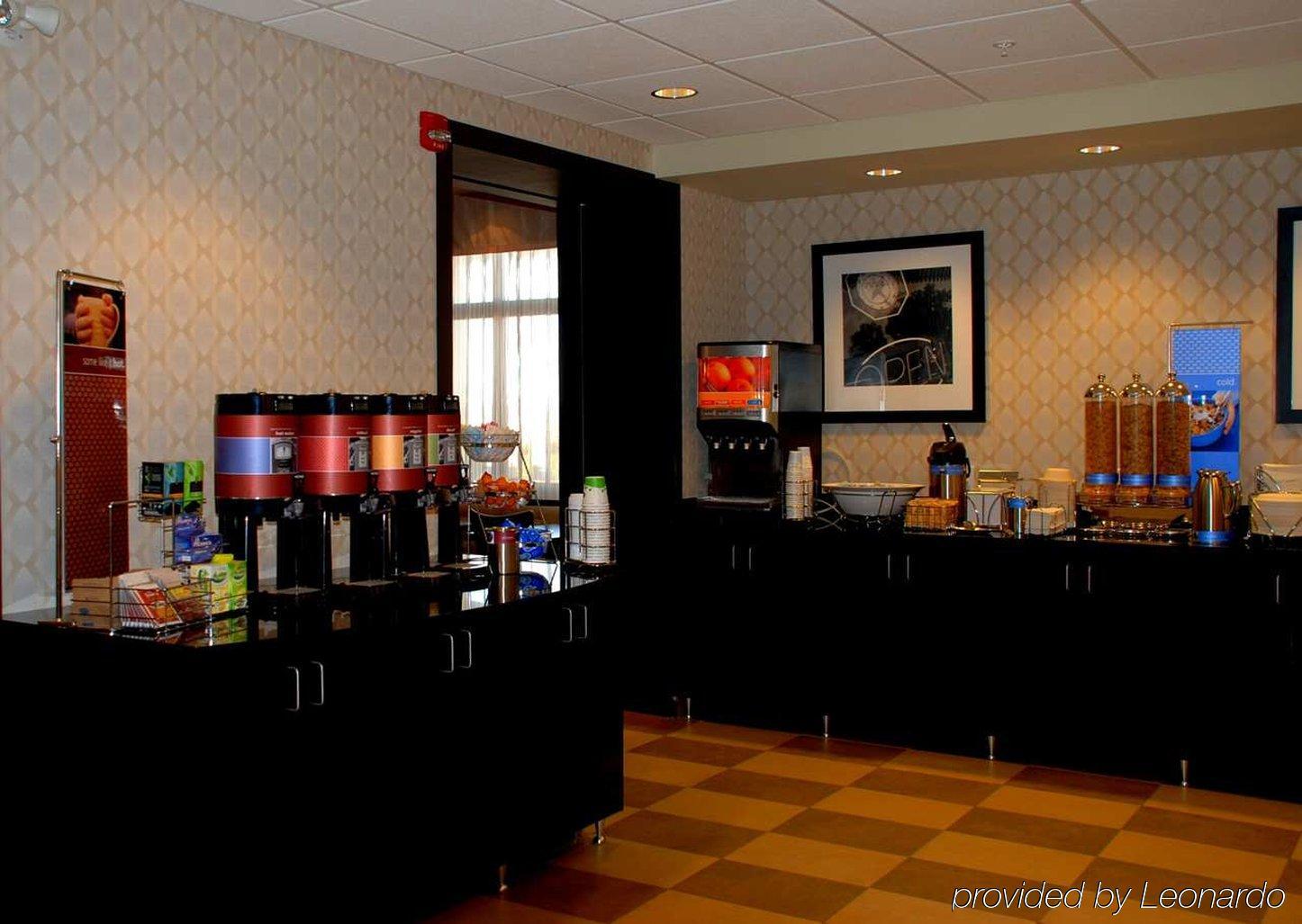 Hampton Inn & Suites By Hilton Lethbridge Restaurant foto