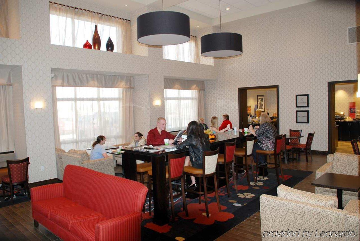 Hampton Inn & Suites By Hilton Lethbridge Restaurant foto