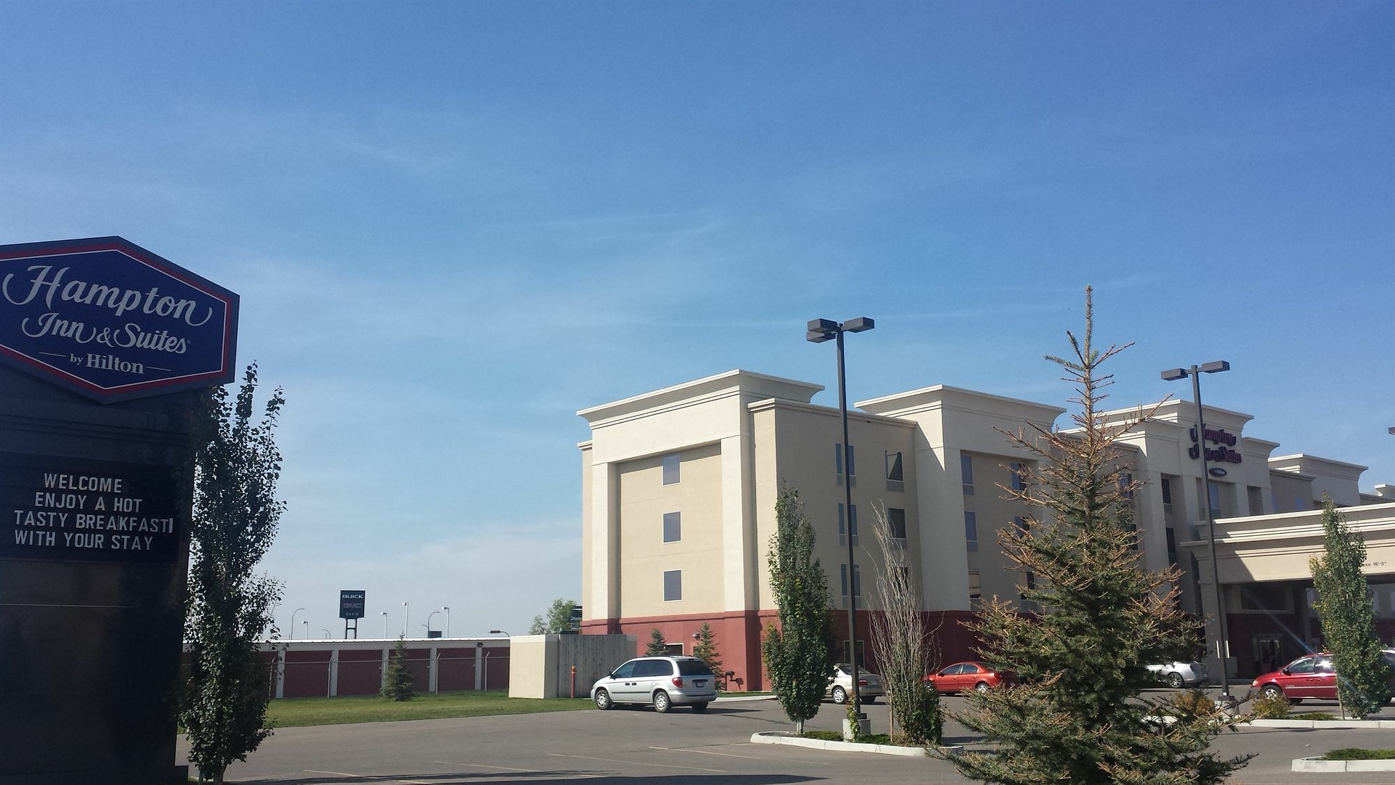 Hampton Inn & Suites By Hilton Lethbridge Exterior foto